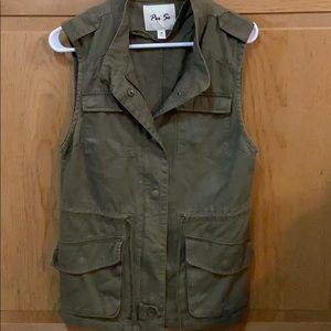 Olive PER SE vest